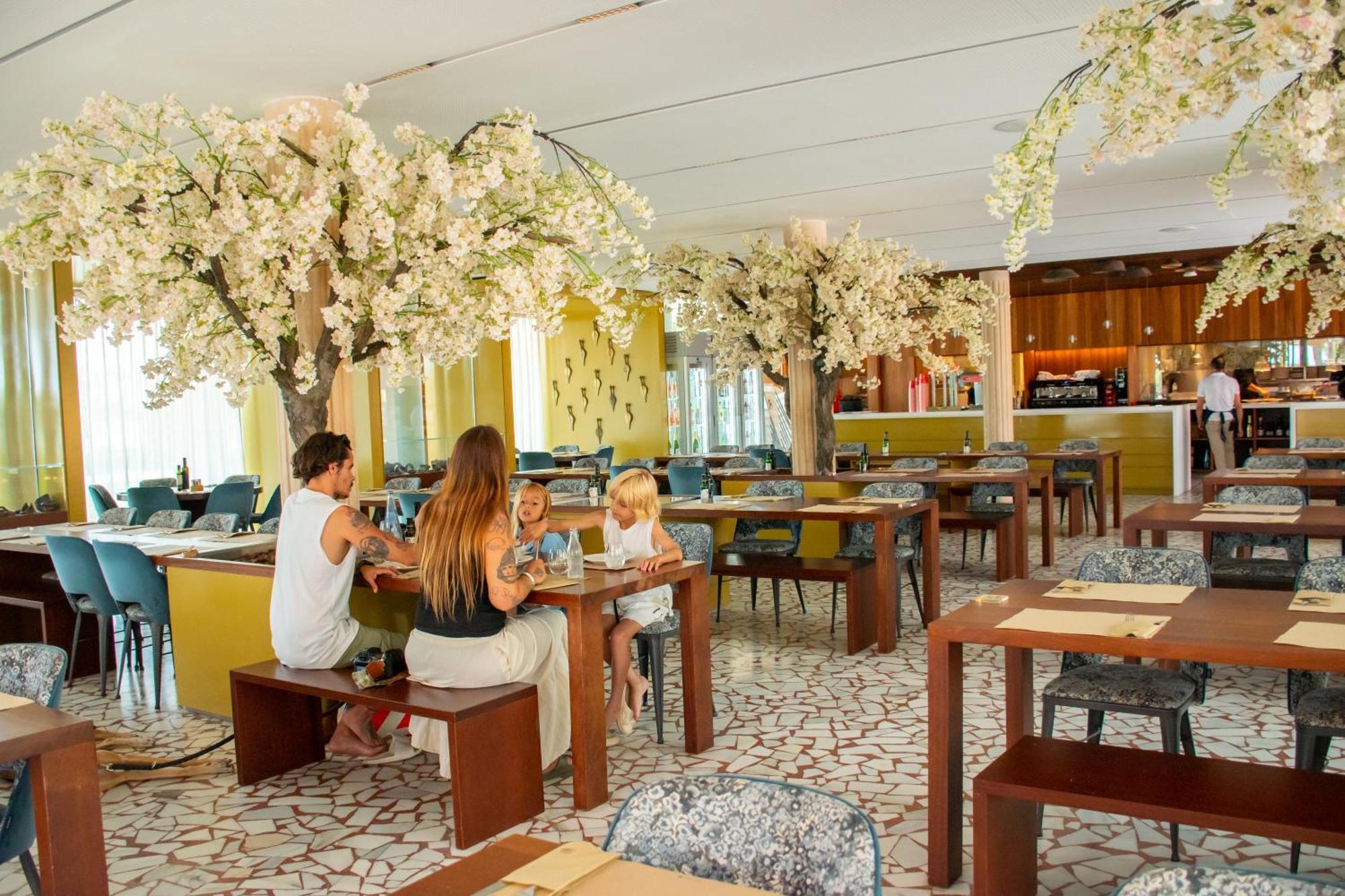 Sanguli Camping & Resort Салоу Екстериор снимка